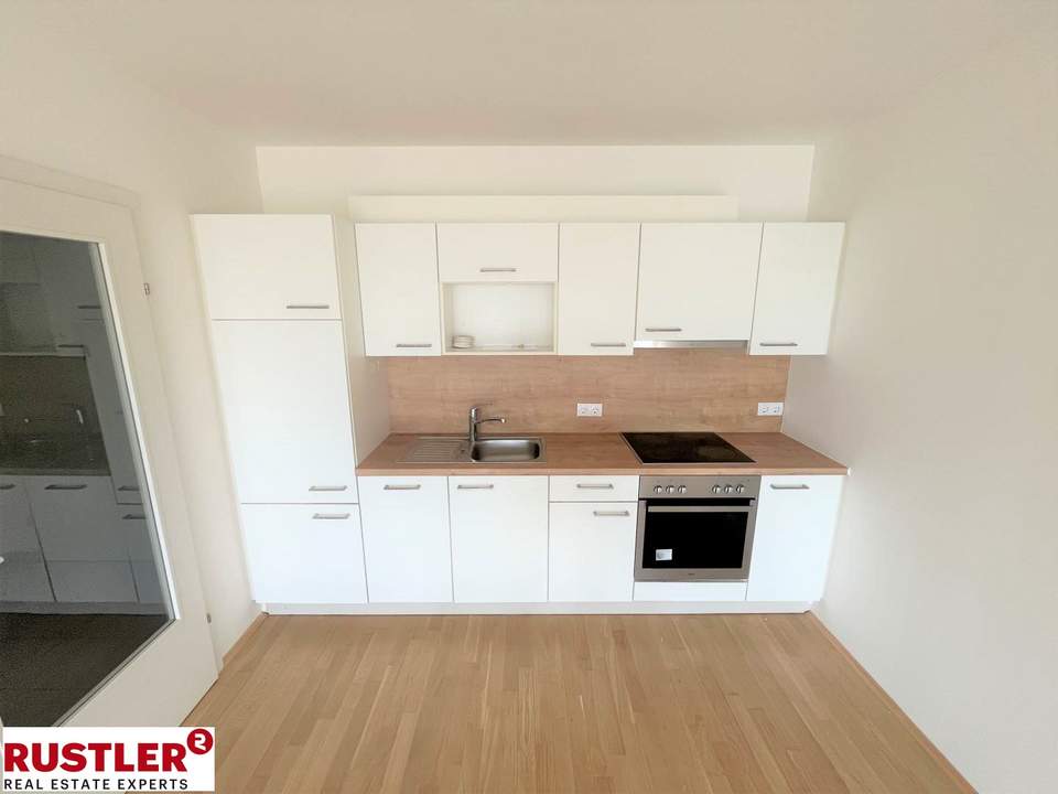 SCHÖN geschnittene 2-Zimmer Wohnung mit BALKON!