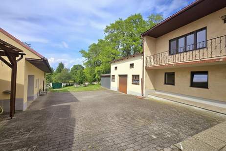 Großzügige Liegenschaft auf 4.361 m² Bauland – zwei Wohneinheiten, großer Garten, Nebengebäude und idyllischer Innenhof, Haus-kauf, 499.000,€, 2020 Hollabrunn