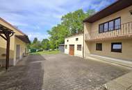 Großzügige Liegenschaft auf 4.361 m² Bauland – zwei Wohneinheiten, großer Garten, Nebengebäude und idyllischer Innenhof