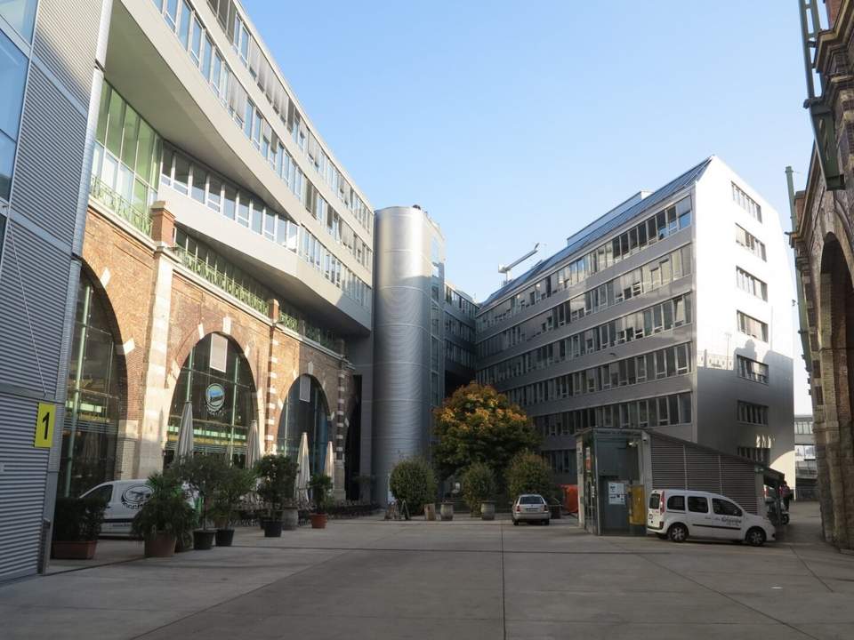 1190 Geschäftshaus Skyline: Helle Bürofläche direkt bei U4/Station Spittelau!