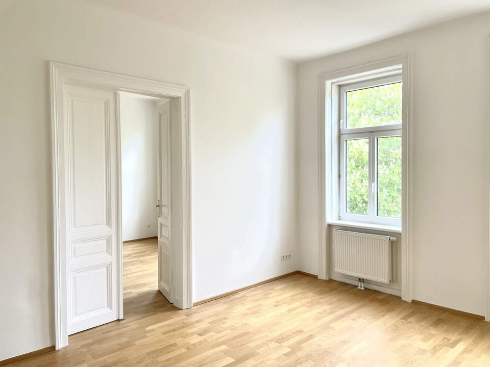 Hochwertig sanierte 2 Zimmer Altbauwohnung - unbefristet und ab sofort verfügbar