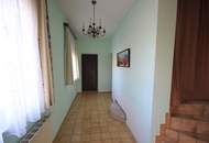 Gepflegtes Einfamilienhaus mit Wintergarten, Garage und Alarmanlage