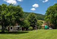 Historischer Vierkanthof mit einem Gastrolokal, Apartments, Mietwohnungen und großem Entwicklungspotential