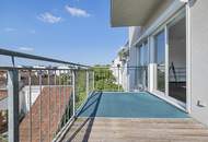 Weitblick, Ruhe & zentrale Lage – Sonnige Altbauwohnung mit Balkon