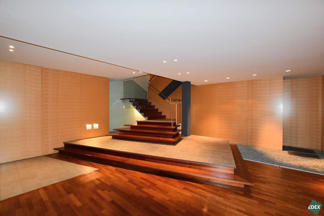 Große Geschäftsfläche mit Seminarraum in Nußdorf