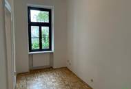 KLASSISCHE 1,5-ZIMMER-ALTBAUWOHNUNG MIT EINBAUKÜCHE