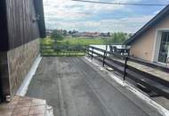 2 bis 3 Familienhaus mit Vollkeller, mit 4 Garagen, Brunnen/Werkstatt - 2 Zufahrten
