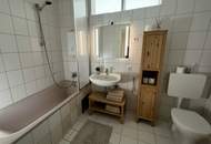 Singles aufgepasst! Sanierte, helle 1-Raum-Wohnung mit idealer Raumaufteilung in Steyr Münichholz: komfortabel, erschwinglich und mitten im Grünen! Praktischer Abstellraum, Aufzug und geräumiges Badezimmer inklusive! Jetzt mit KI-Visualisierung!