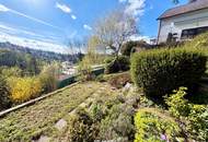 Grünes Refugium mit Pool, Terrasse und herrlicher Aussicht
