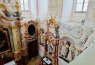 Prunkvolles Schloß mit Park und Schloßteich