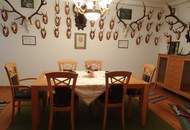 Bürgerwohnhaus mit 2.064 m² Grund in Zentrumslage und Gastronomie im gesamten Erdgeschoss sowie 250 m² Wohnfläche im Obergeschoss