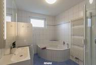 Großzügige 3-4 Zimmer Wohnung mit Tiefgaragenplatz und südseitigem Balkon im Sonnendorf