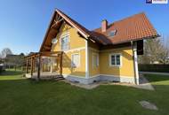 SONNENLAGE - Neuwertiges ca. 160m2 großes Traumhaus mit idyllischem Garten + Terrasse, 2 Garagen &amp; Top-Ausstattung in Ruhelage