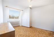 Perfektes erstes Heim: 2 / 3 Zimmer Wohnung im DG zum Selbstgestalten