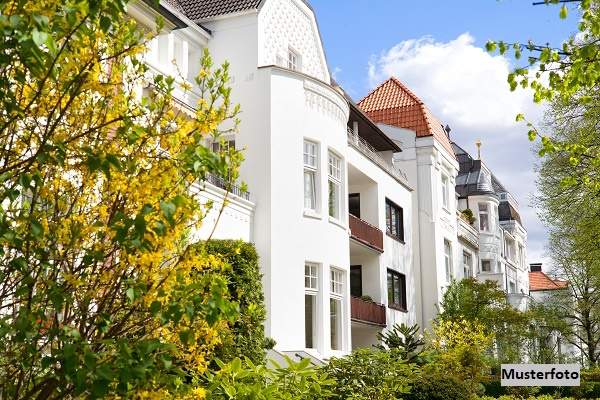 Großzügiges Mehrfamilienhaus mit 13 Wohnungen & vielseitigem Außenbereich