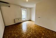 Klimatisierte Dachgeschosswohnung mit großzügiger Dachterrasse