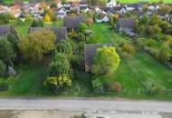 Zwei Wohnbereiche unter einem Dach – großes Haus mit Garten &amp; Nebengebäuden
