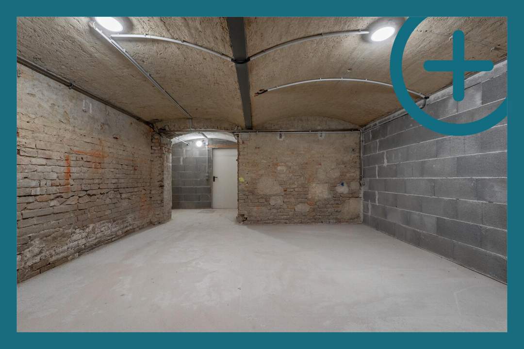 LAGERFLÄCHE IM SANIERTEN ALTBAU