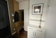 Moderne 3 Zimmer mit Balkon (teilmöbliert) und vielen Extras im Haus!