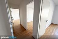 Topwohnung mit großem Balkon – neuwertig, stilvoll, mit Garage – Raumwunder