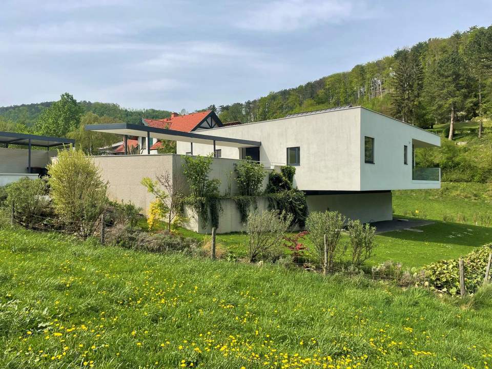 Exklusive Architektenvilla: Wohnen im Einklang mit der Natur