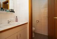 Geräumiges Haus mit Potenzial und großem Garten in Theiß !