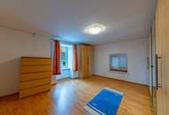 WOHNEN UND ARBEITEN UNTER EINEM DACH mit Gästehaus, Hallen und uneinsehbarem Innenhof in Obernalb!