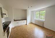 UNBEFRISTET - Helle, sanierte 2-Zimmerwohnung mit schönem Ausblick!