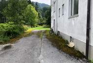 6-Familien Wohnhaus mit Garagen in wunderschöner Naturlage