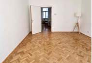 TOP 3 ZIMMER in wunderschönem ALTBAU in RUHIGE SEITENGASSE ausgerichtet