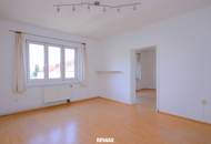 Sanierungsbedürftige 2-Zimmer-Wohnung in zentraler Lage mit Blick auf die Herz-Jesu-Kirche
