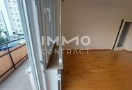 Erstbezug nach schöner Renovierung. Sehr aparte 2-Zimmer- Wohnung mit 12m² Loggia