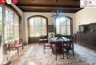Ein Ort wie aus der Zeit gefallen – Historisches Jagd-Chalet im eigenen Parkparadies mit Bachlauf & stiller Eleganz