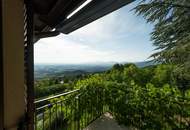 Italienischer Flair am Kulm – ästhetisches Eck-Toskana-Haus mit unverbaubarer Fernsicht in absoluter Ruhelage mit Ganztagssonne.