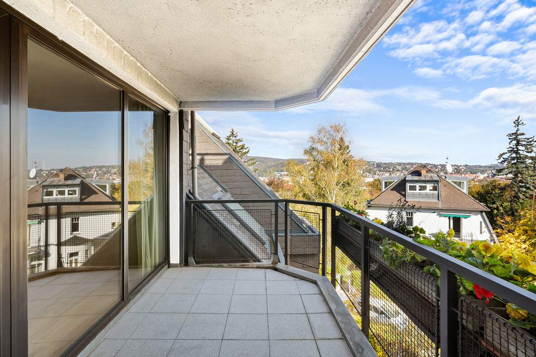 Provisionsfrei, 10m² Terrasse, Wohnsalon mit Kamin+ 3 Zimmer, Komplettküche mit Esszimmer, Monatsmiete inklusive Heizung und Warmwasser, Garagenplatzlatz € 2.150,00