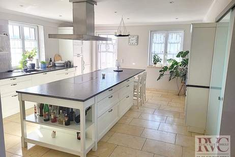 Exklusives, großzügiges Wohnhaus auf einem 1.600 m2 großen Grundstück, Pool & traumhaften Weitblick, Haus-kauf, 998.500,€, 5121 Braunau am Inn