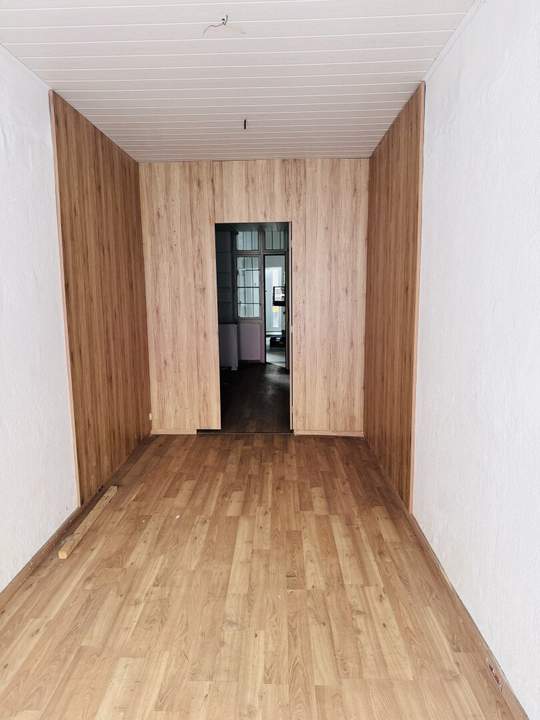 Renovierungsbedürftige Bürofläche!