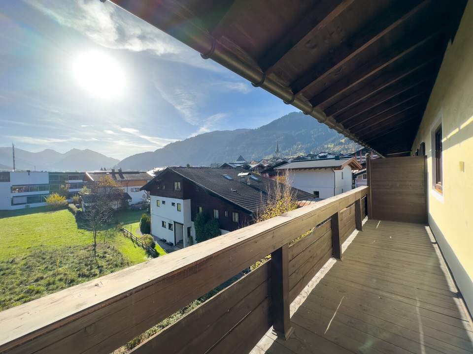 Balkonwohnung im Kitzbüheler Zentrum mit Garagenoption und Streifblick