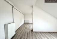 | CHARMANTE DACHGESCHOSSWOHNUNG | HELL & ZENTRAL | 4. OG | IDEAL FÜR SINGLES & STUDENTEN | TOP LAGE | NÄHE UNI