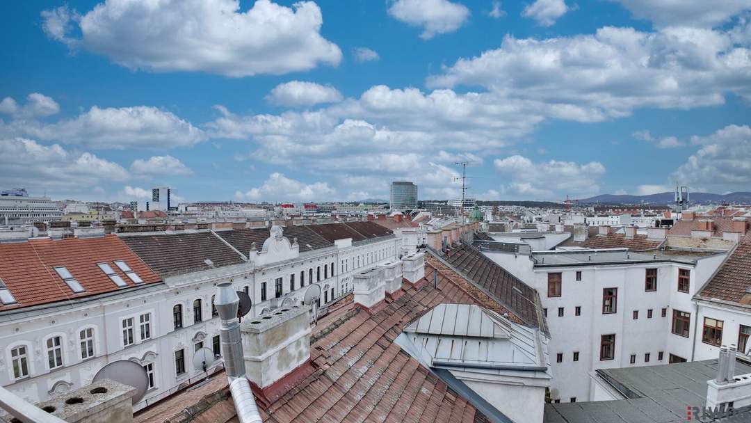 Topsaniertes 212m² Loft-Büro | 45m² Dachterrassen mit 360° Blick | U-Bahnnähe | Open-Space mit vollausgestatteter Küche