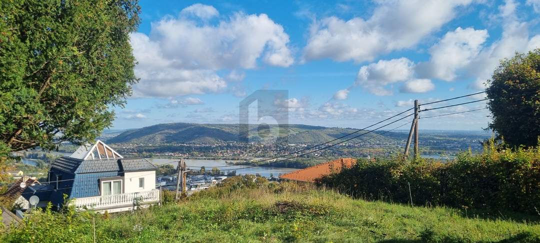 UNVERBAUBARER BLICK AUF DIE DONAU UND DAS STIFT!