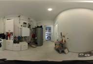 Elegantes Wohnen im Grünen! Neuwertiges Dreifamilienhaus in erhöhter Ruhelage