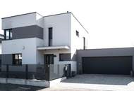 "Traumhaus mit Pool, Doppelgarage &amp; Gartenparadies, Nähe Tulln"