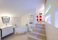 Großzügiges Haus mit Entwicklungspotenzial, Hallenbad, Wellness und Bergblick