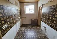 3-Zimmer Genossenschaftswohnung zur Selbstrenovierung im letzten Stock - ganz oben