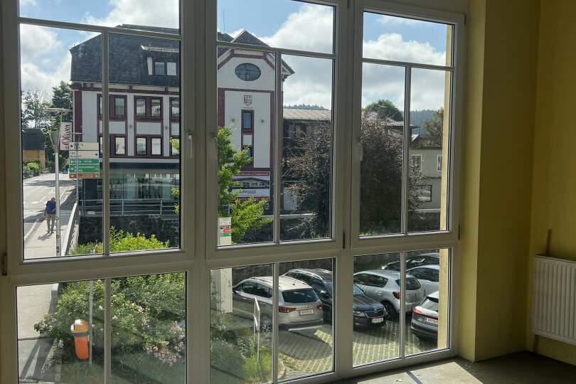 Lichtdurchflutetes Büro am Gasserplatz 1, 9620 Hermagor in bester Lage zu vermieten!, Gewerbeobjekt-miete, 10,50,€, 9620 Hermagor