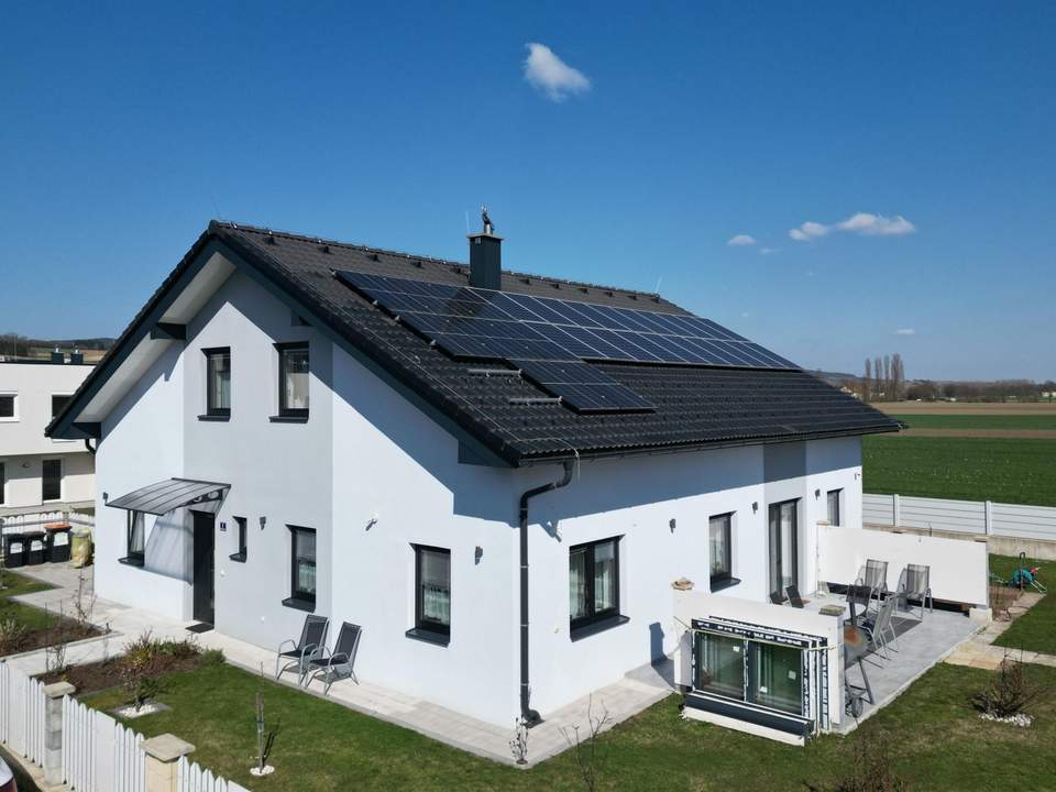 "Modernes Energiesparhaus mit PV, Speicher &amp; Smart Home in Großsierning"