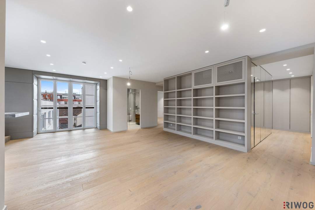 **Architekten Wohnung mit Luxus Ausstattung und Balkon** in Art Deco Fabrik