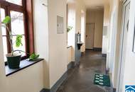 Einzigartige Renovierungschancen: bestandsfreie Wohnung in historischer Umgebung