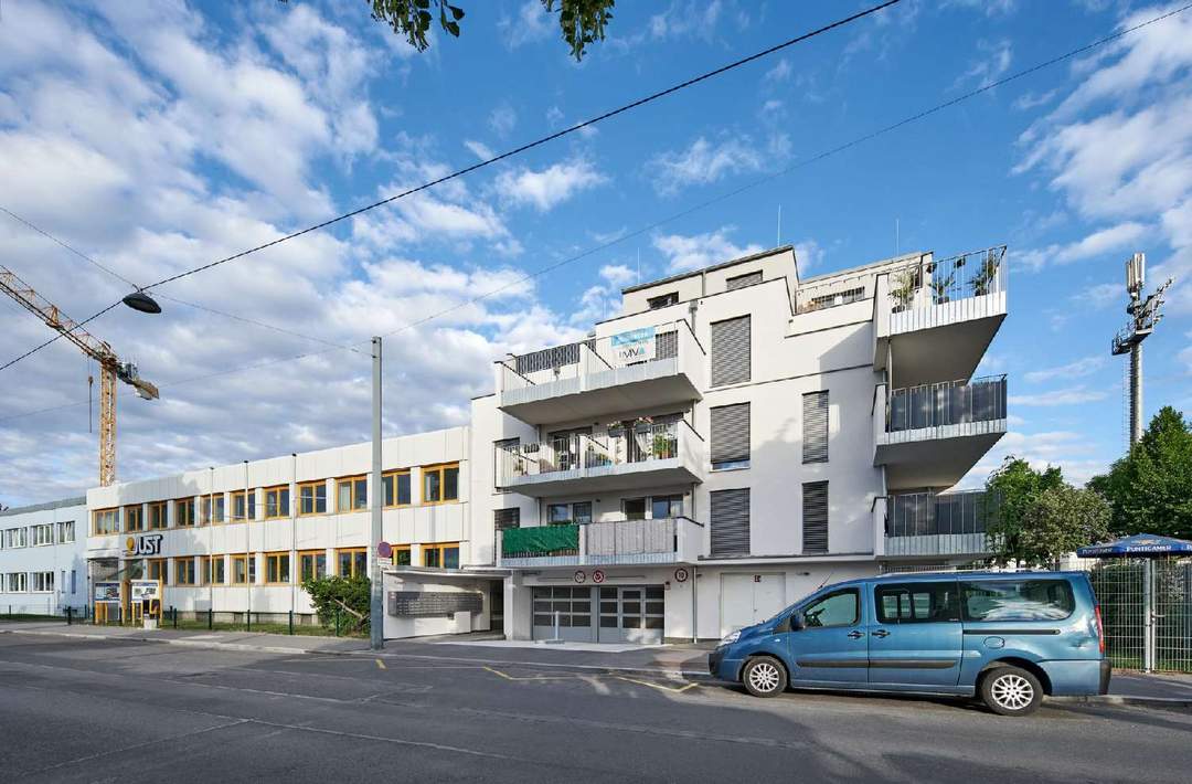 Schöne 2-Zimmer-Wohnung mit Freifläche in der Koloniestraße!